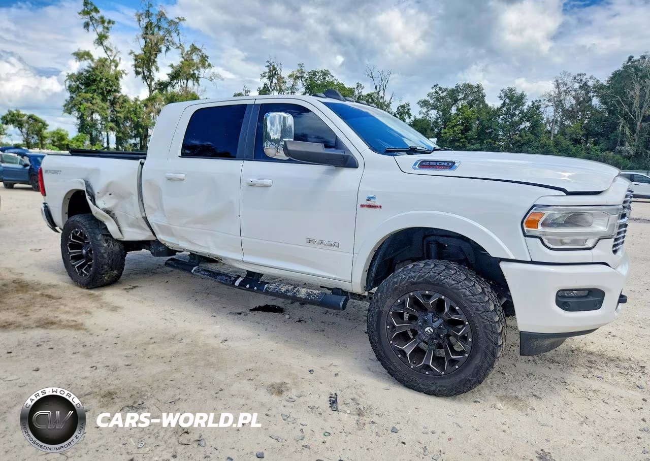 2019 Ram 2500 Laramie VIN:3C6UR5NL7KG655401 - 4