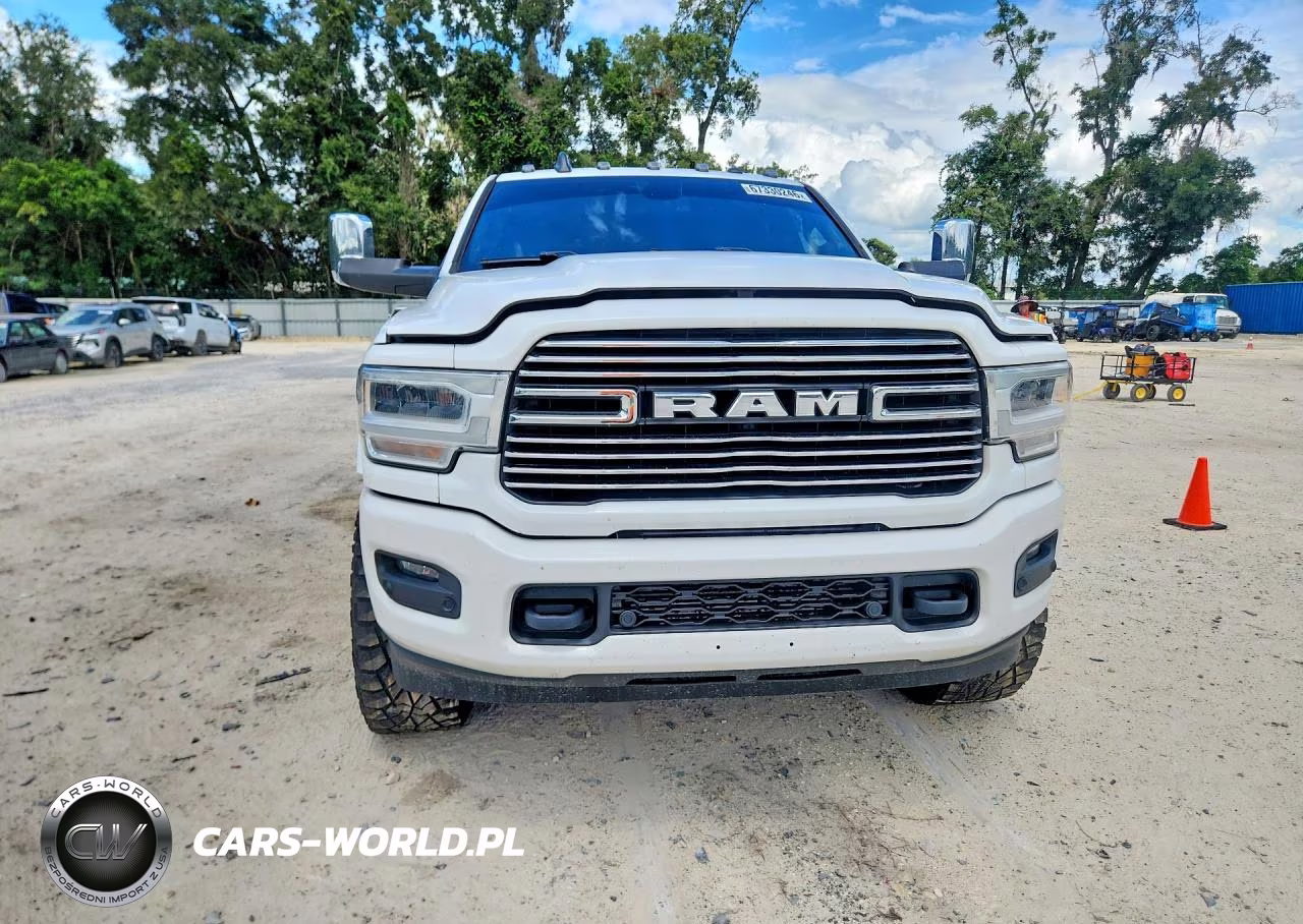 2019 Ram 2500 Laramie VIN:3C6UR5NL7KG655401 - 5