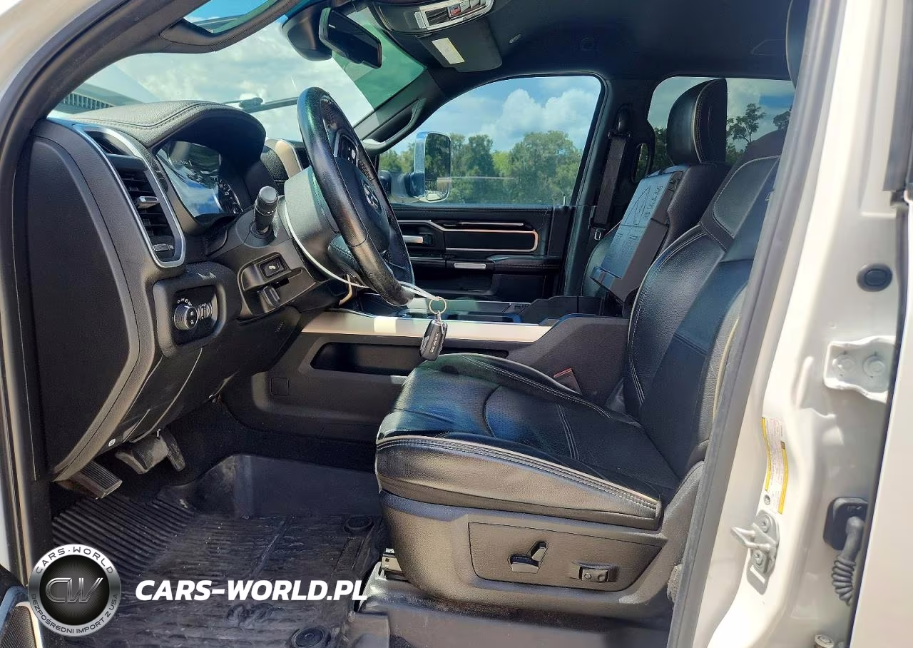 2019 Ram 2500 Laramie VIN:3C6UR5NL7KG655401 - 7