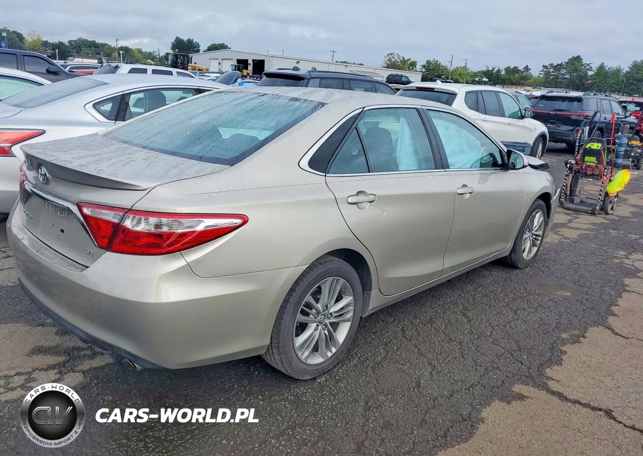 2016 Toyota Camry Se VIN:4T1BF1FK4GU147877 - 3