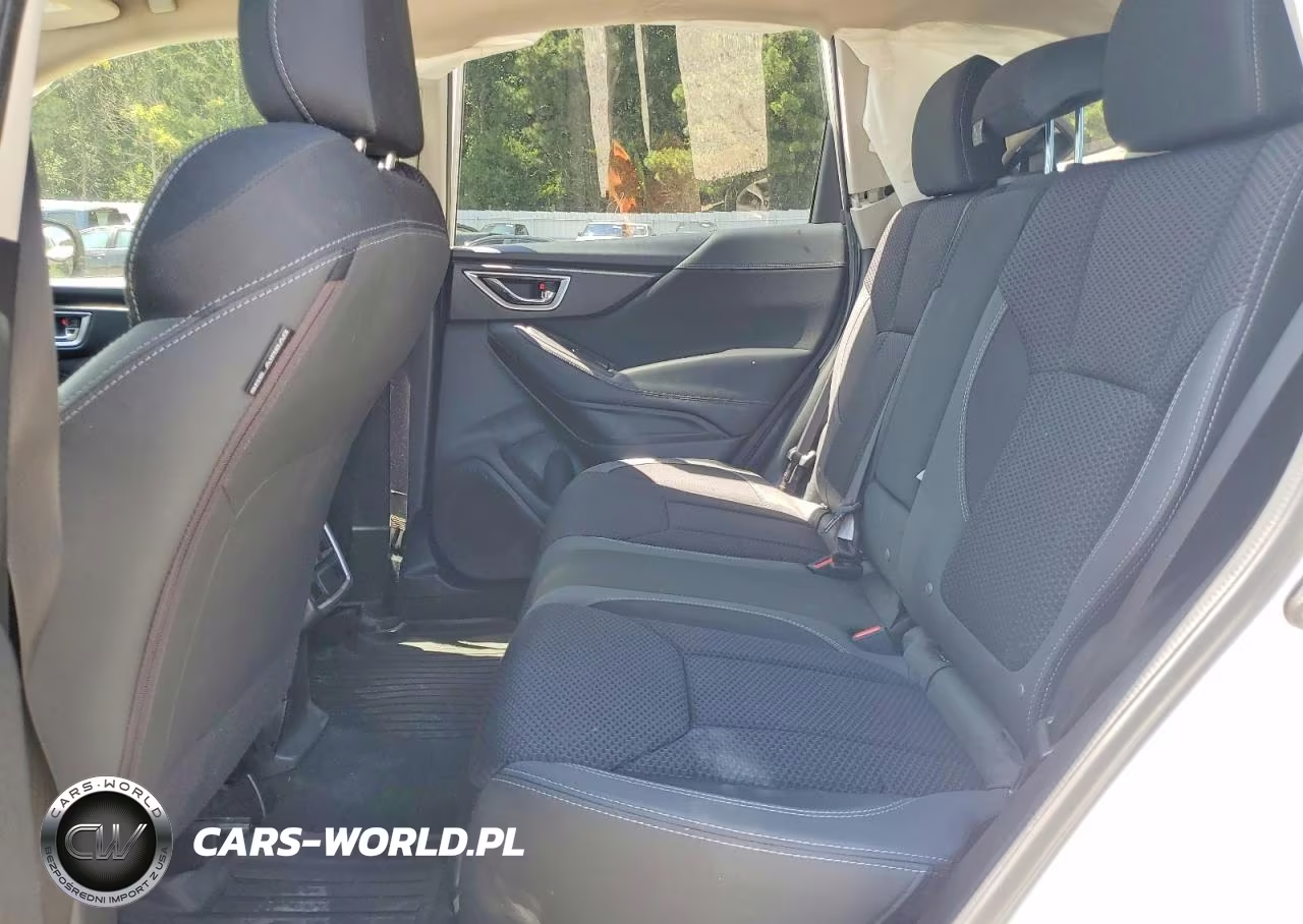 2019 Subaru Forester Premium VIN:JF2SKAEC6KH520804 - 11