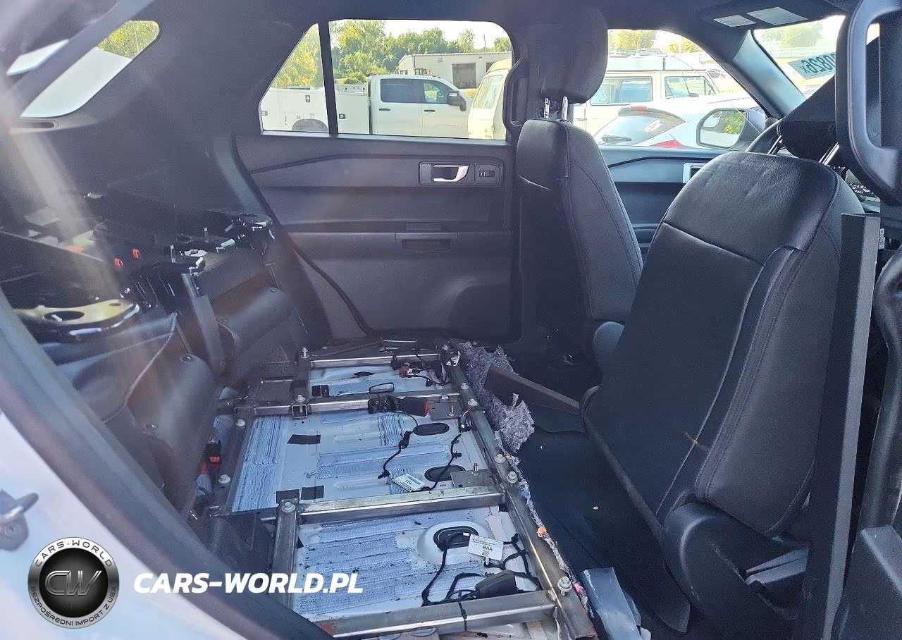 2023 Ford Explorer Police Interceptor VIN:1FM5K8AB6PGA62577 - 10