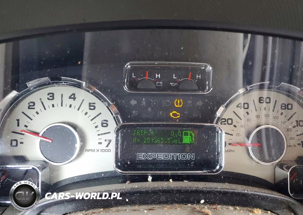 2013 Ford Expedition Limited VIN:1FMJU2A54DEF12153 - 9