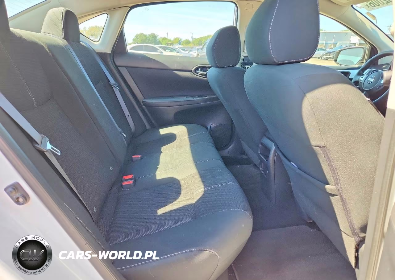 2018 Nissan Sentra S VIN:3N1AB7AP7JY305900 - 10