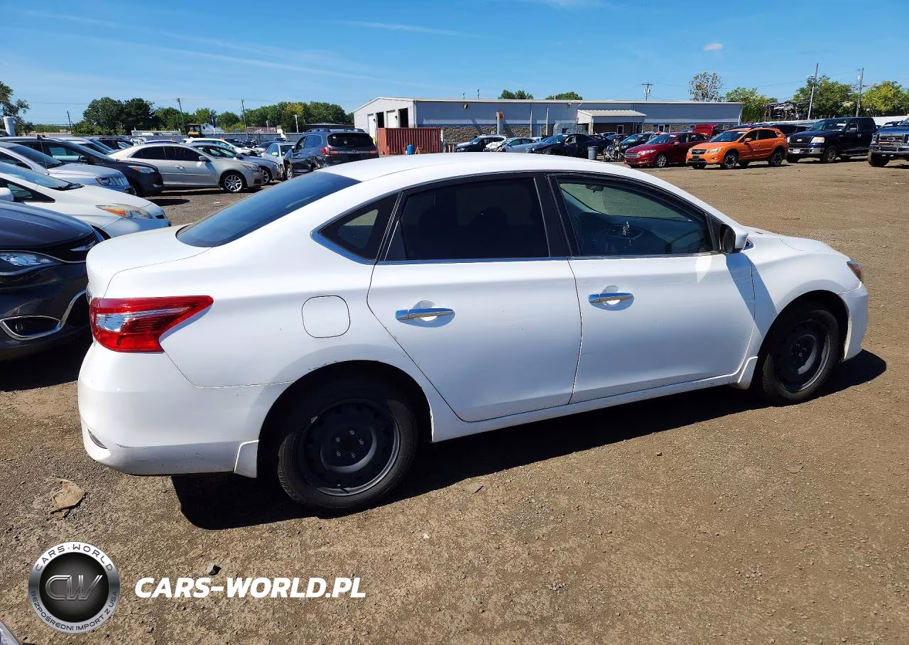 2018 Nissan Sentra S VIN:3N1AB7AP7JY305900 - 3