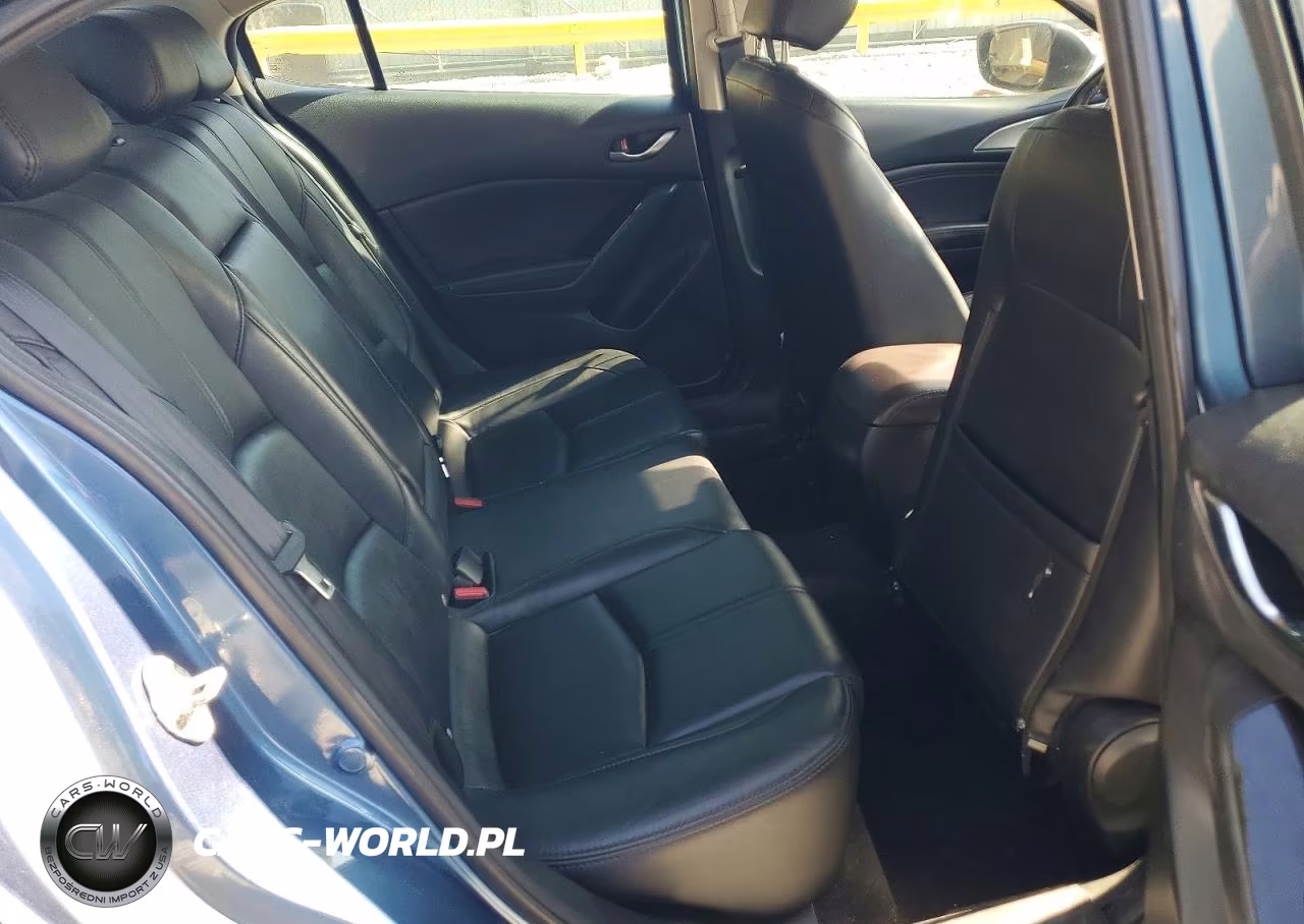 2018 Mazda 3 Touring VIN:3MZBN1V38JM252142 - 10
