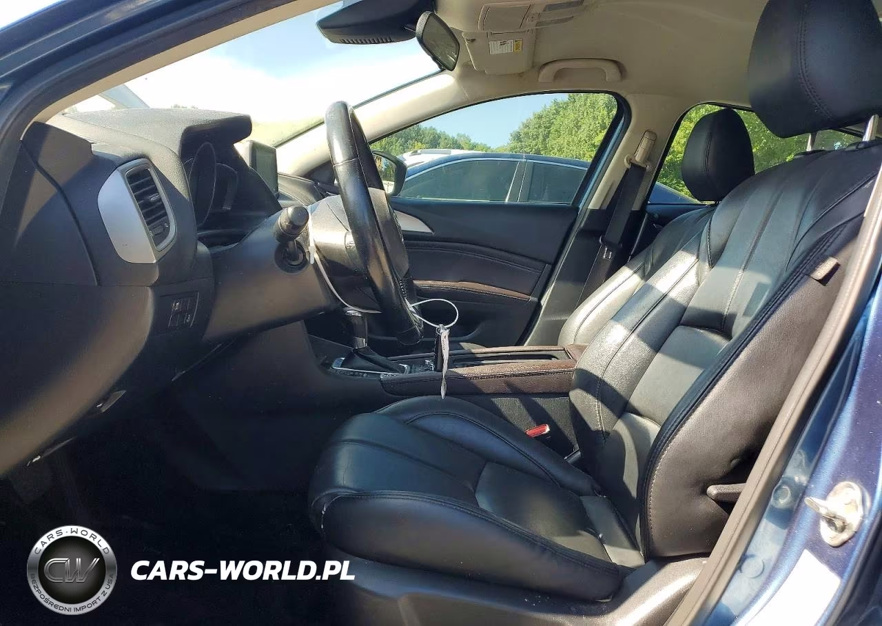 2018 Mazda 3 Touring VIN:3MZBN1V38JM252142 - 7