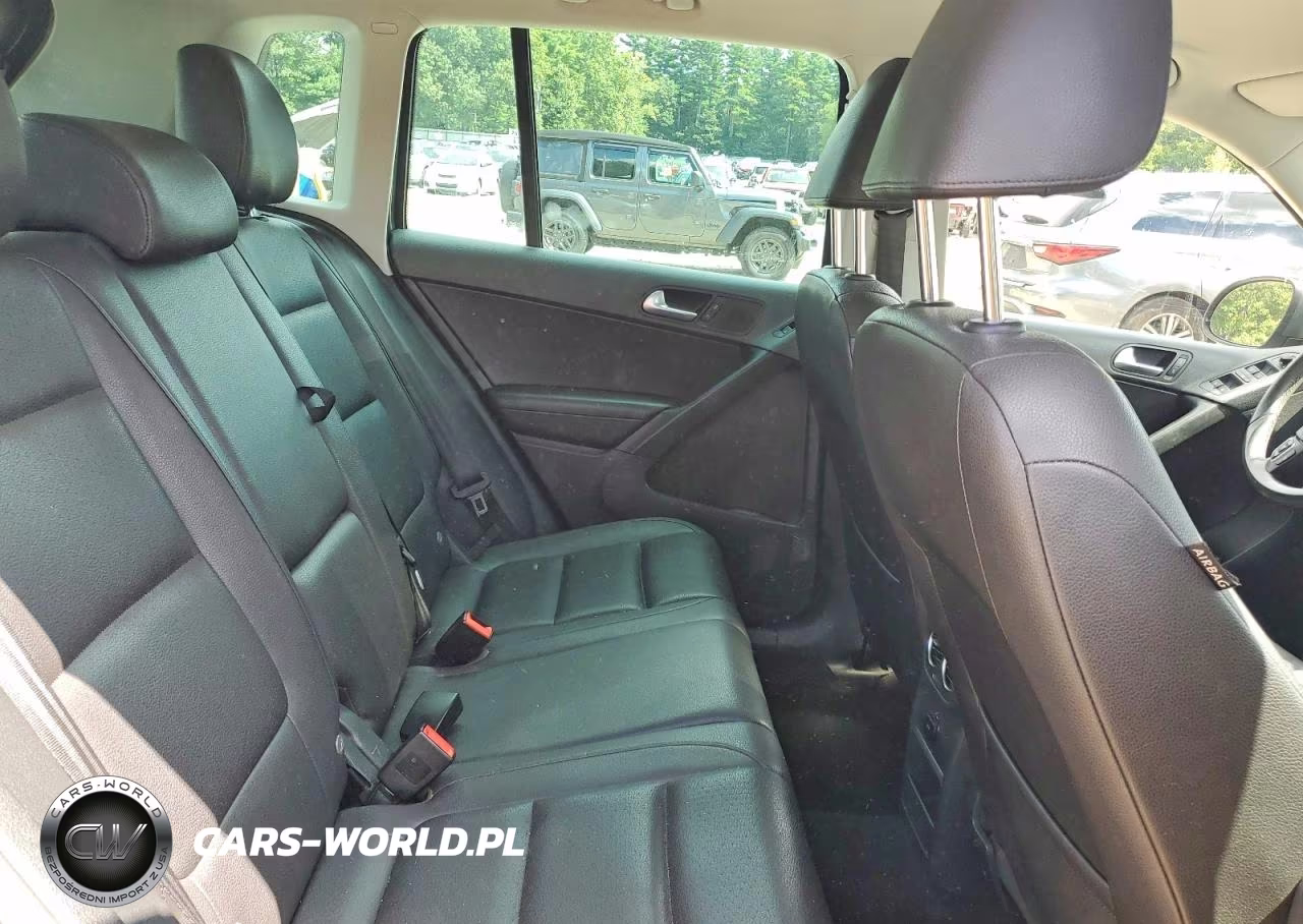 2015 Volkswagen Tiguan S VIN:WVGAV7AXXFW540774 - 11