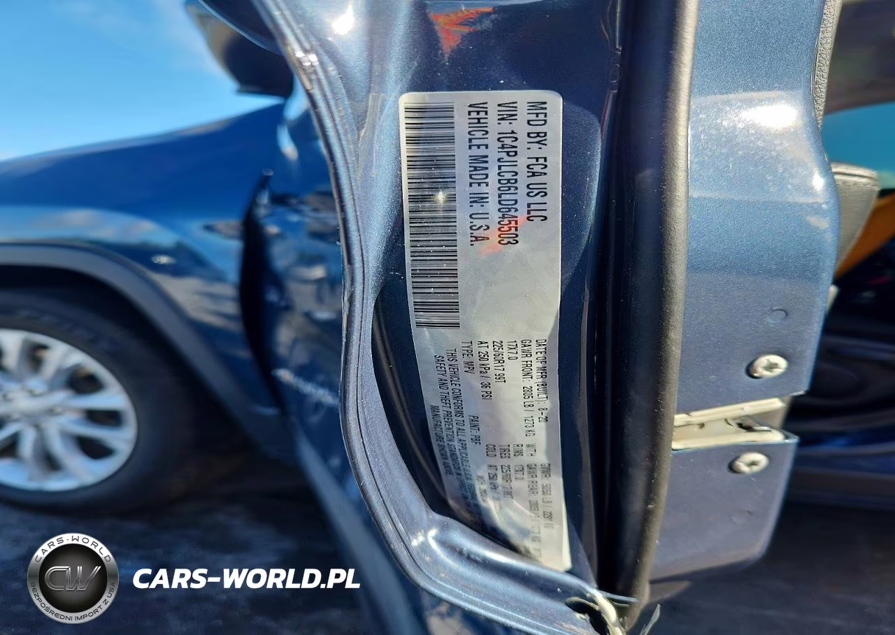 2020 Jeep Cherokee Latitude VIN:1C4PJLCB6LD645503 - 13
