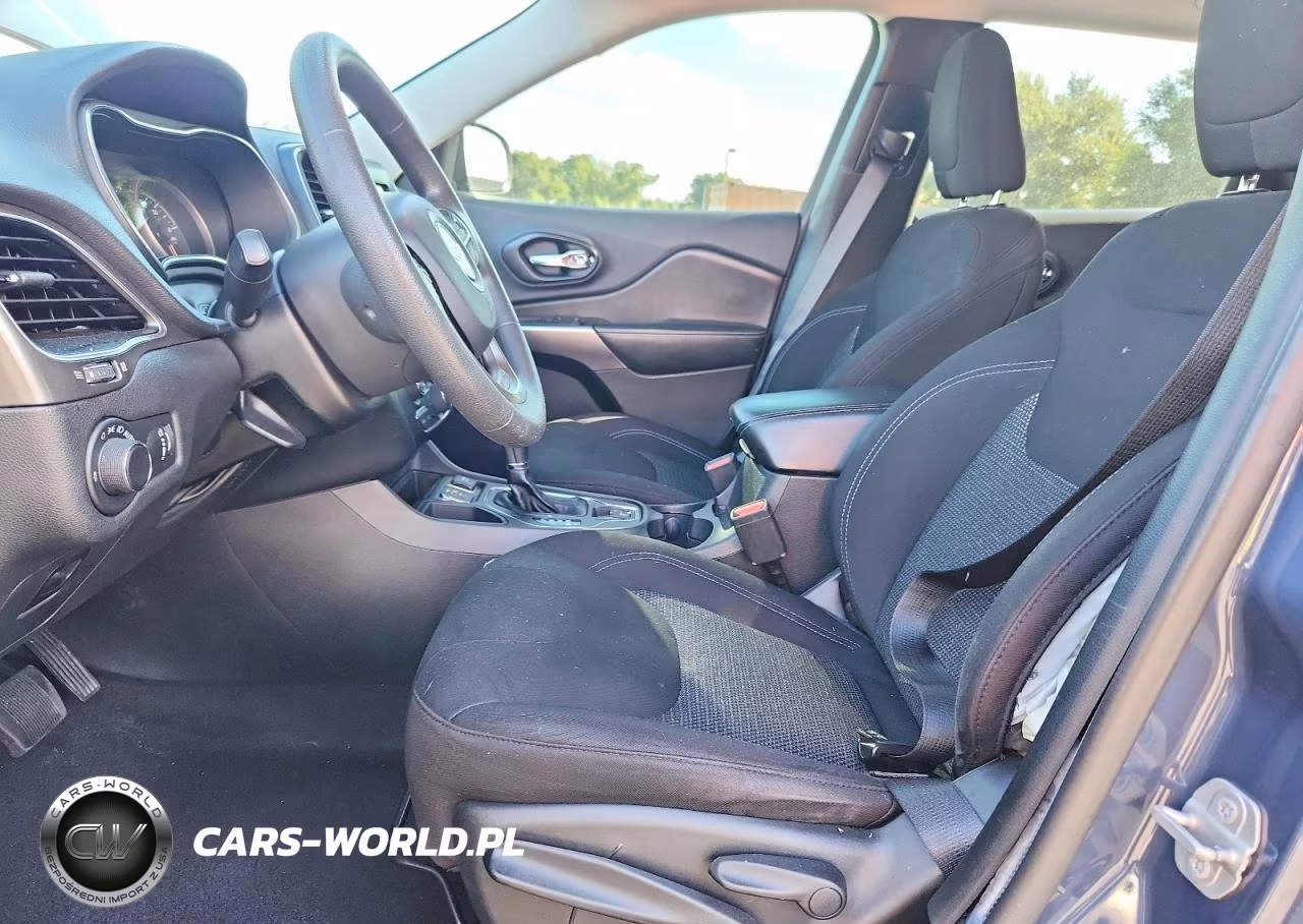 2020 Jeep Cherokee Latitude VIN:1C4PJLCB6LD645503 - 7