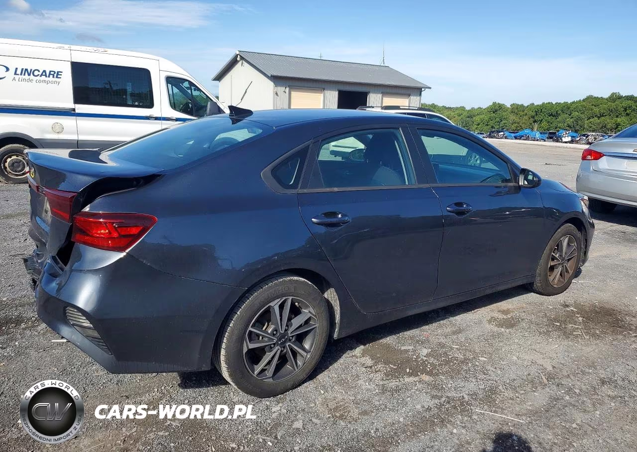 2024 Kia Forte Lxs VIN:3KPF24AD0RE718844 - 3
