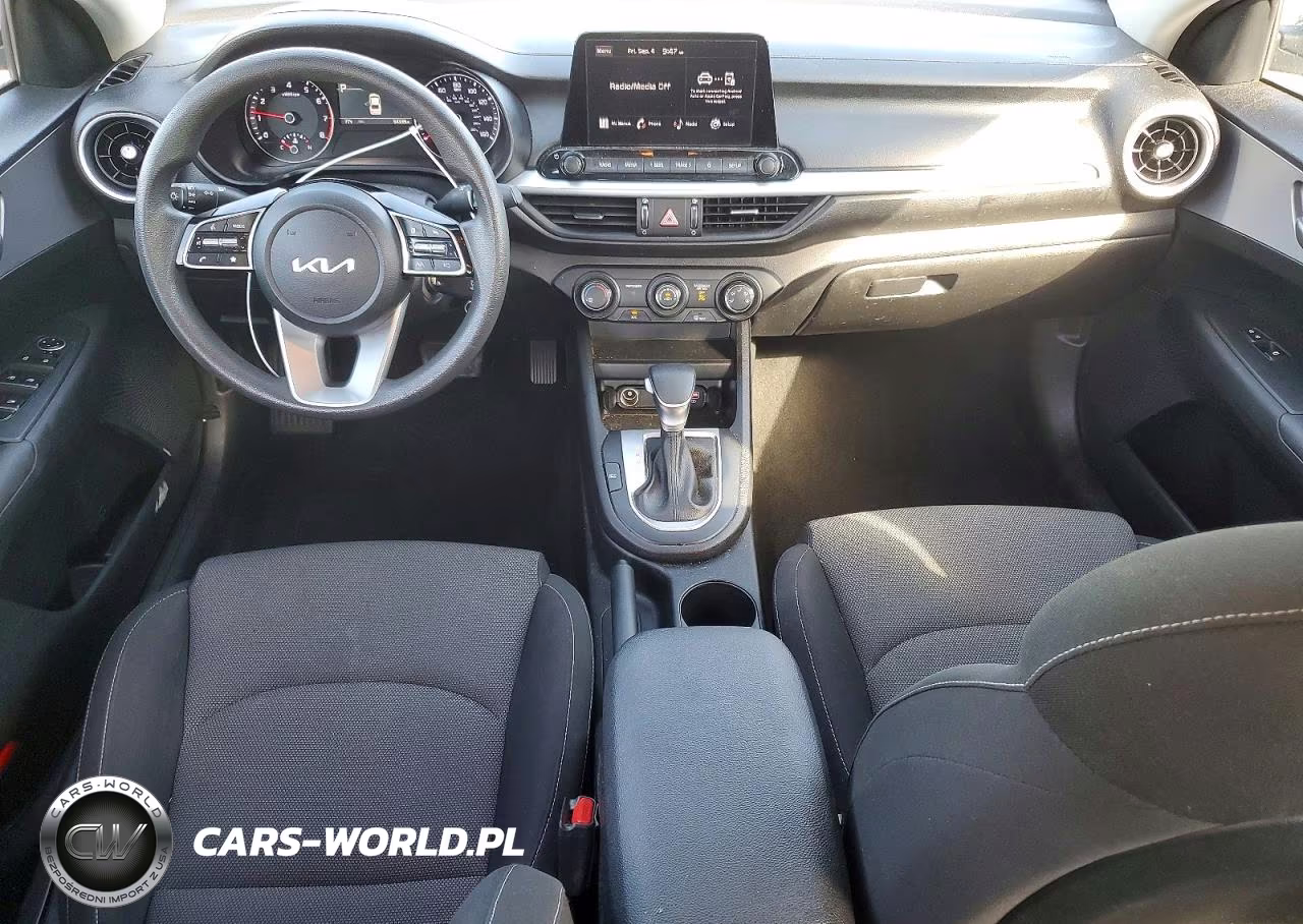 2024 Kia Forte Lxs VIN:3KPF24AD0RE718844 - 8