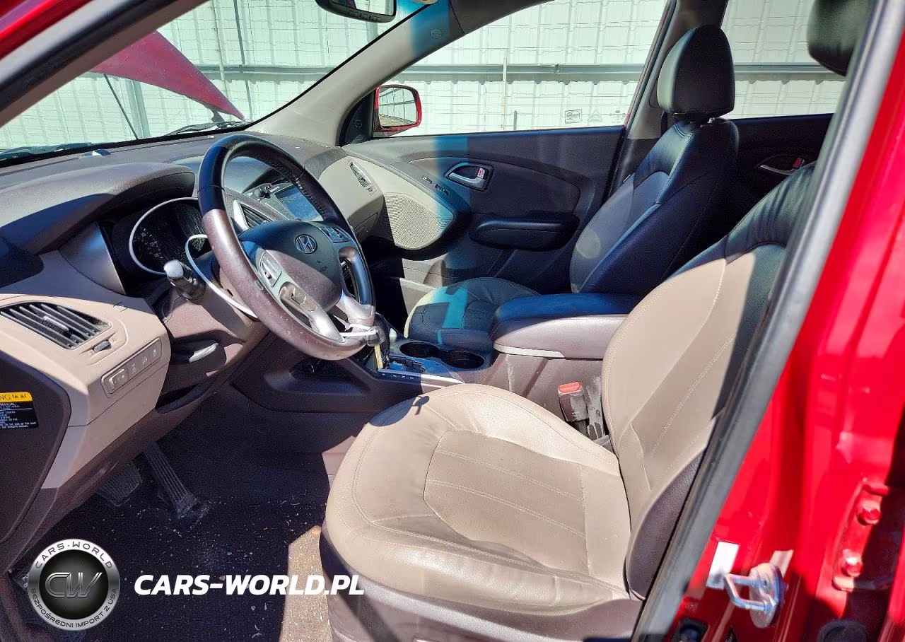2012 Hyundai Tucson Limited VIN:KM8JUCACXCU509945 - 7
