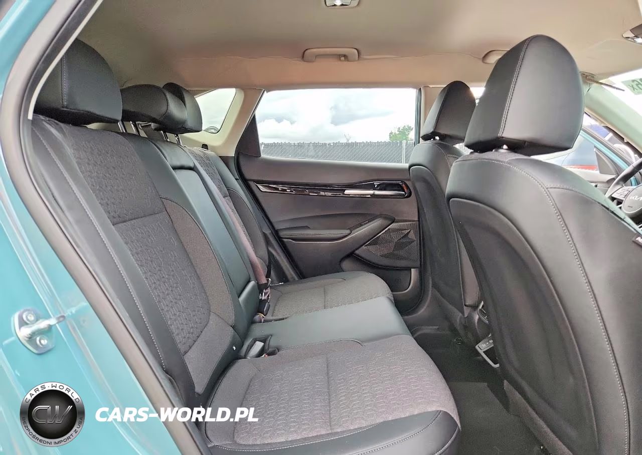 2025 Kia Seltos S VIN:KNDEU2AA8S7822553 - 11