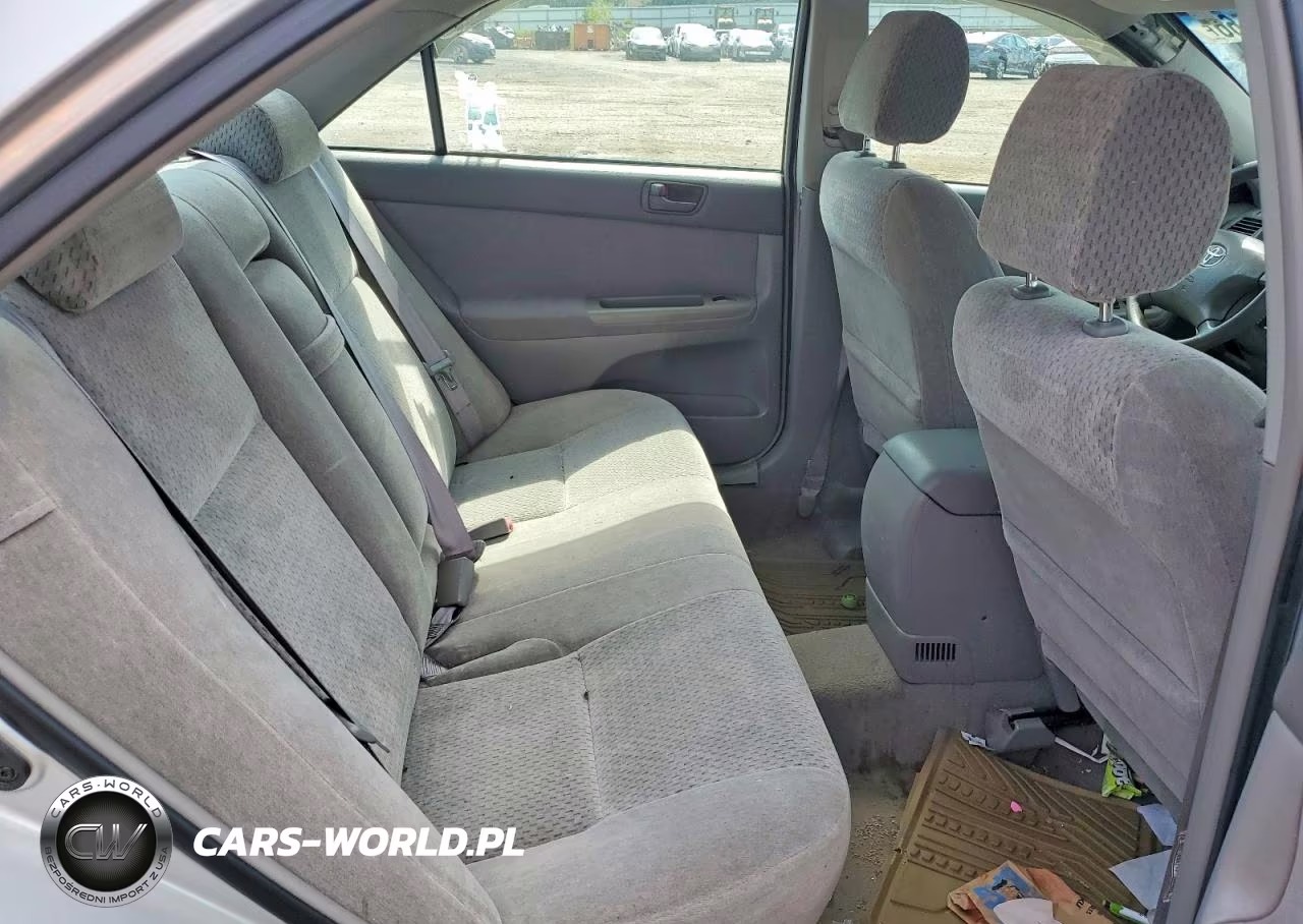 2002 Toyota Camry Le VIN:4T1BE32K92U602350 - 10