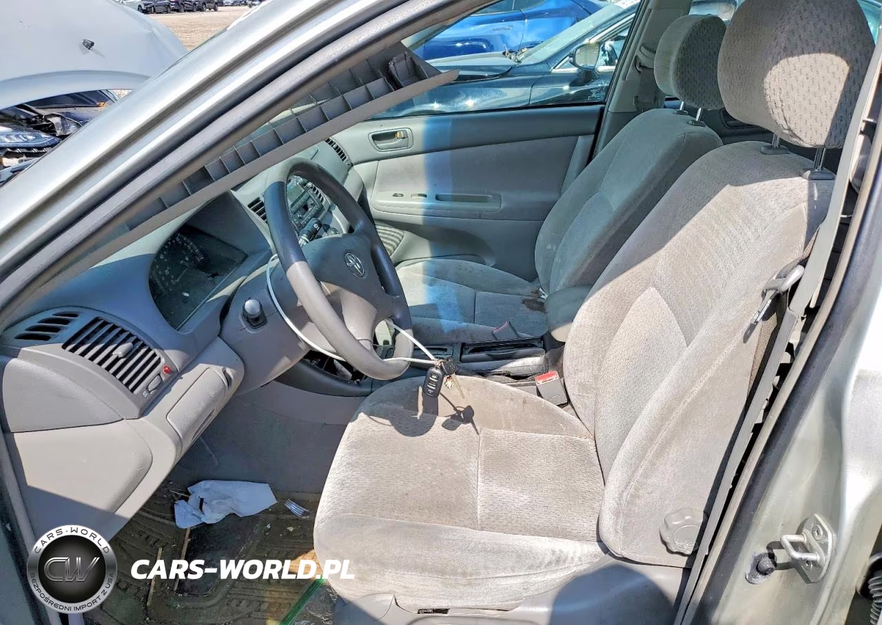 2002 Toyota Camry Le VIN:4T1BE32K92U602350 - 7