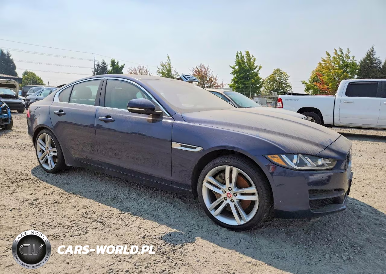 2017 Jaguar Xe Prestige VIN:SAJAK4BV8HA973648 - 4