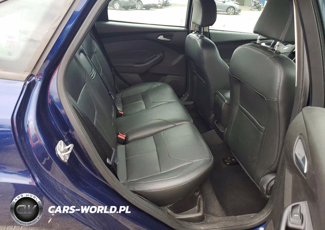 2016 Ford Focus Se VIN:1FADP3F21GL367530 - 10