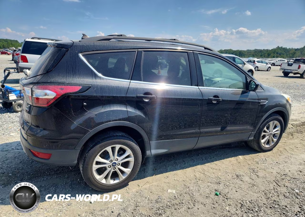 2018 Ford Escape Se VIN:1FMCU9GDXJUD46206 - 3