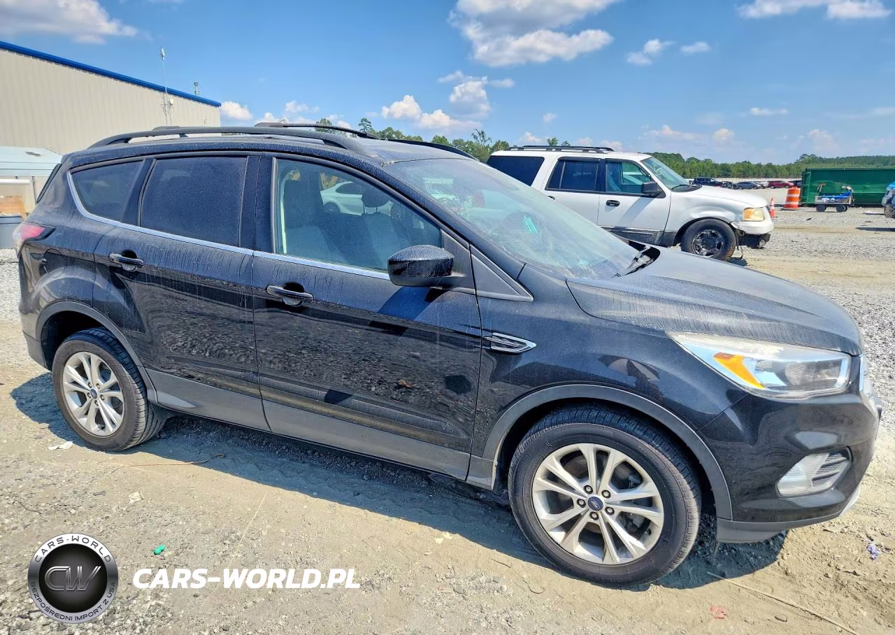2018 Ford Escape Se VIN:1FMCU9GDXJUD46206 - 4
