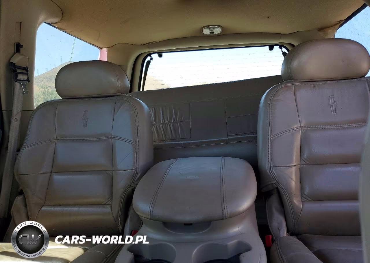 2000 Lincoln Navigator VIN:5LMEU27A8YLJ29532 - 10