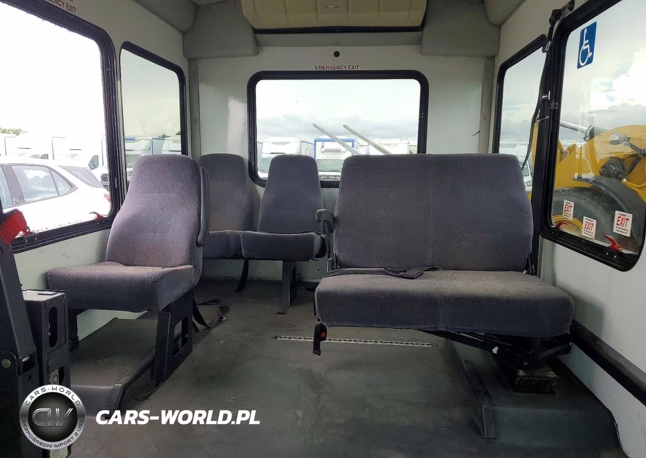 2016 Ford Econoline E350 Super Duty Cutaway Van VIN:1FDEE3FL9GDC32170 - 11