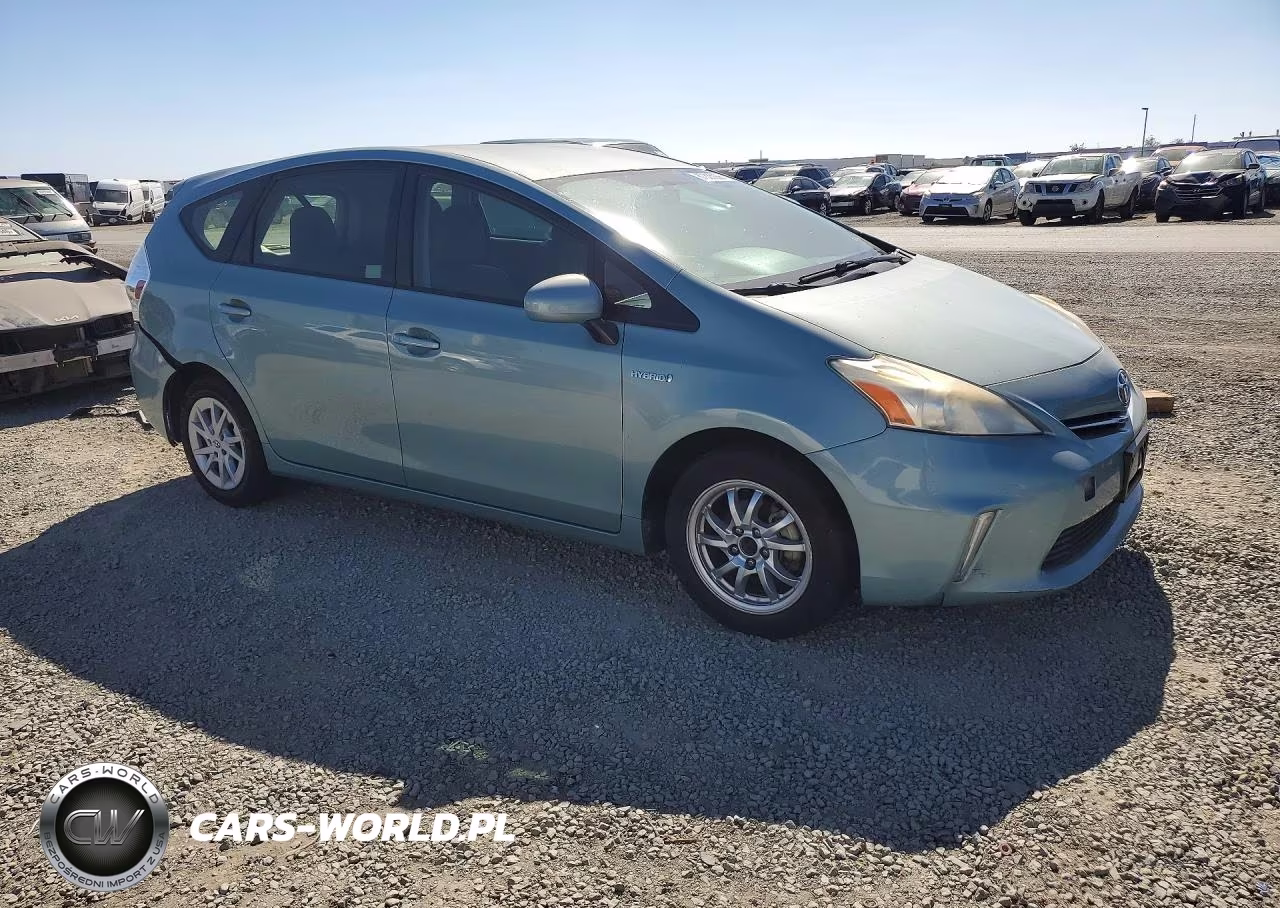 2013 Toyota Prius V Three VIN:JTDZN3EU6D3263331 - 4
