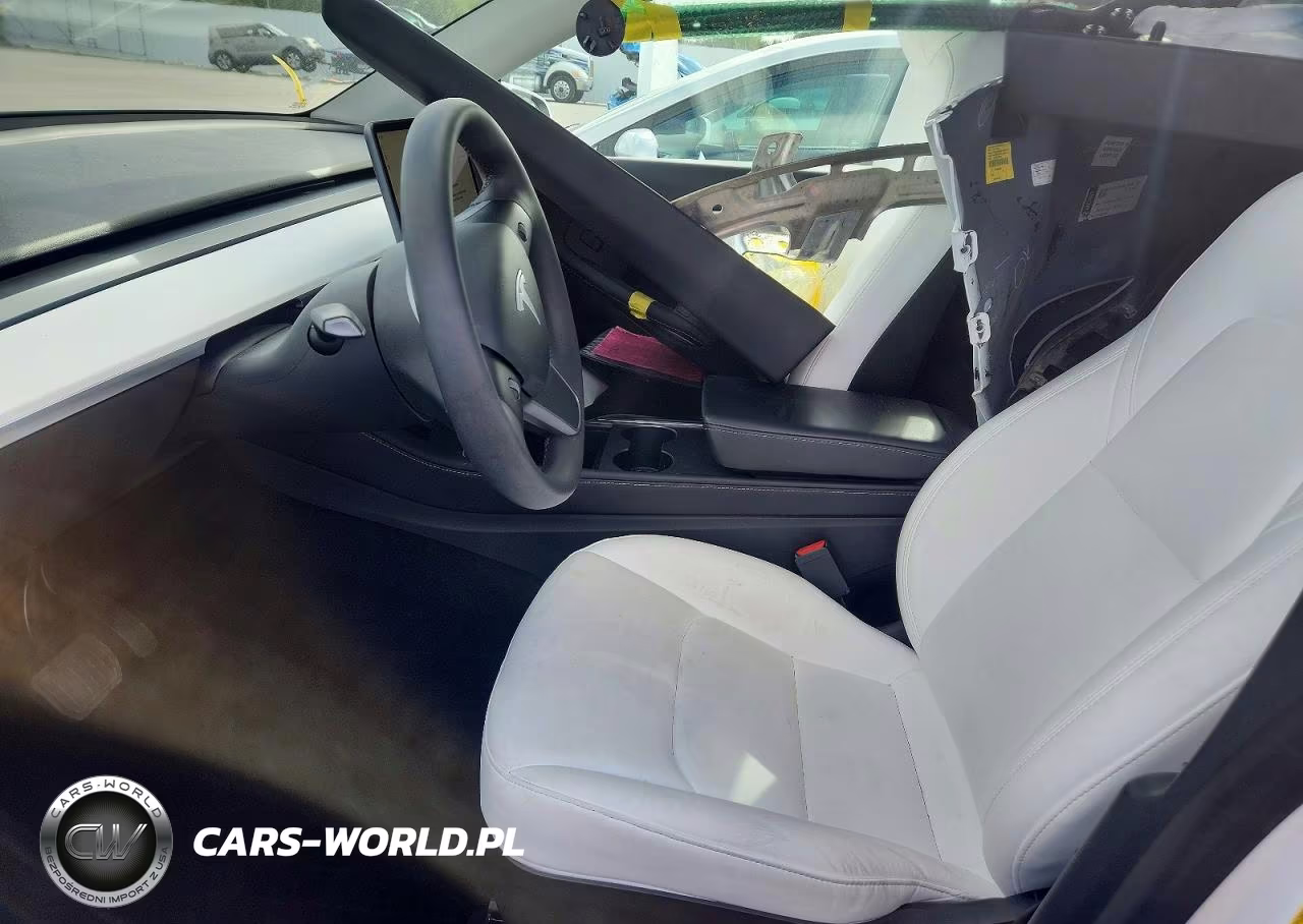 2022 Tesla Model Y VIN:7SAYGDEE4NF391210 - 7