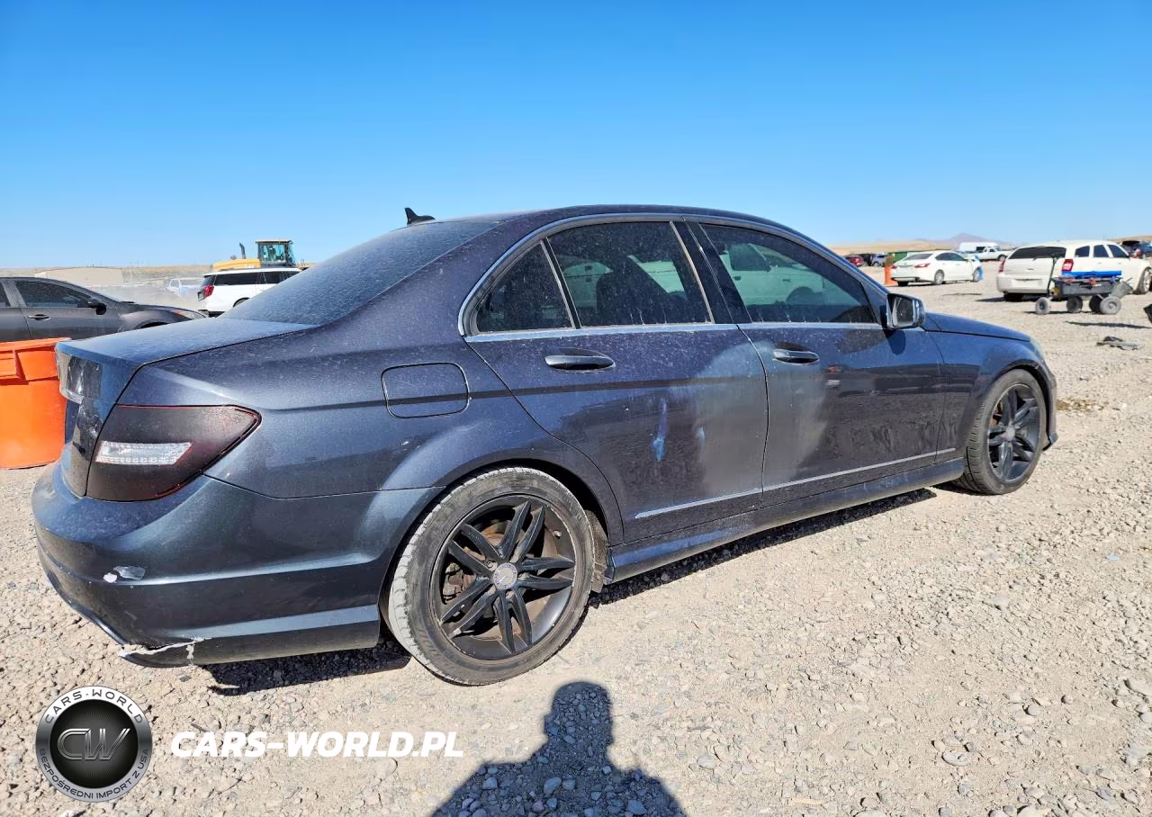 2013 Mercedes-Benz C 250 VIN:WDDGF4HB3DR267618 - 3