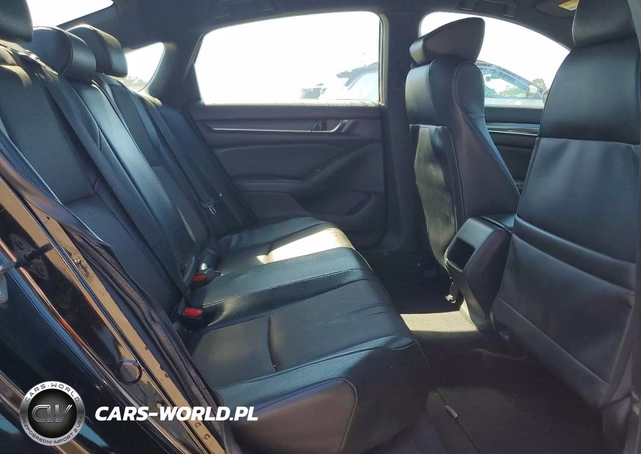 2018 Honda Accord Sport VIN:1HGCV1F3XJA204081 - 10