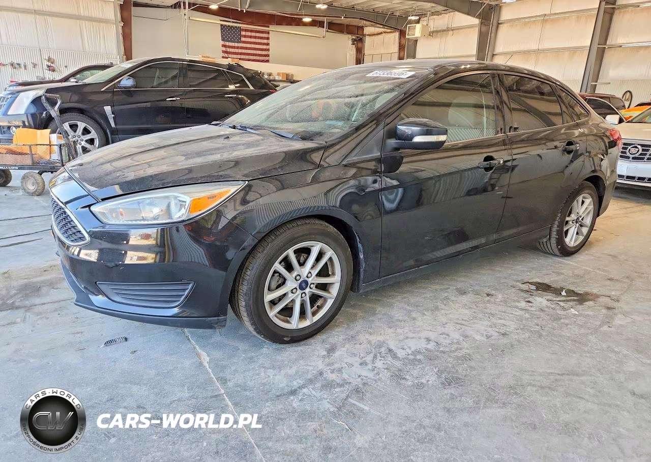 2015 Ford Focus Se VIN:1FADP3F26FL337034 - 1