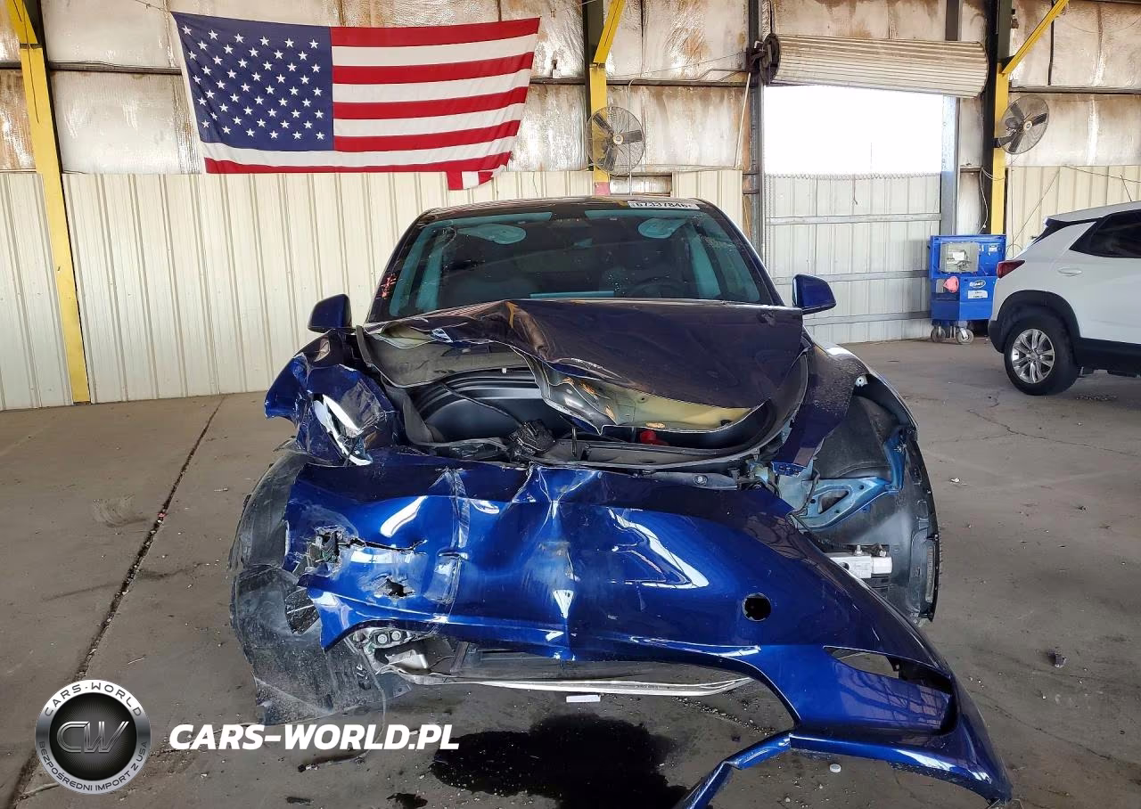 2024 Tesla Model Y VIN:7SAYGDED7RF129033 - 5