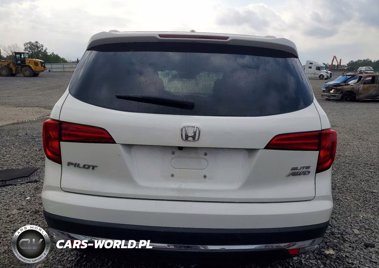 2017 Honda Pilot Elite VIN:5FNYF6H0XHB051298 - 6