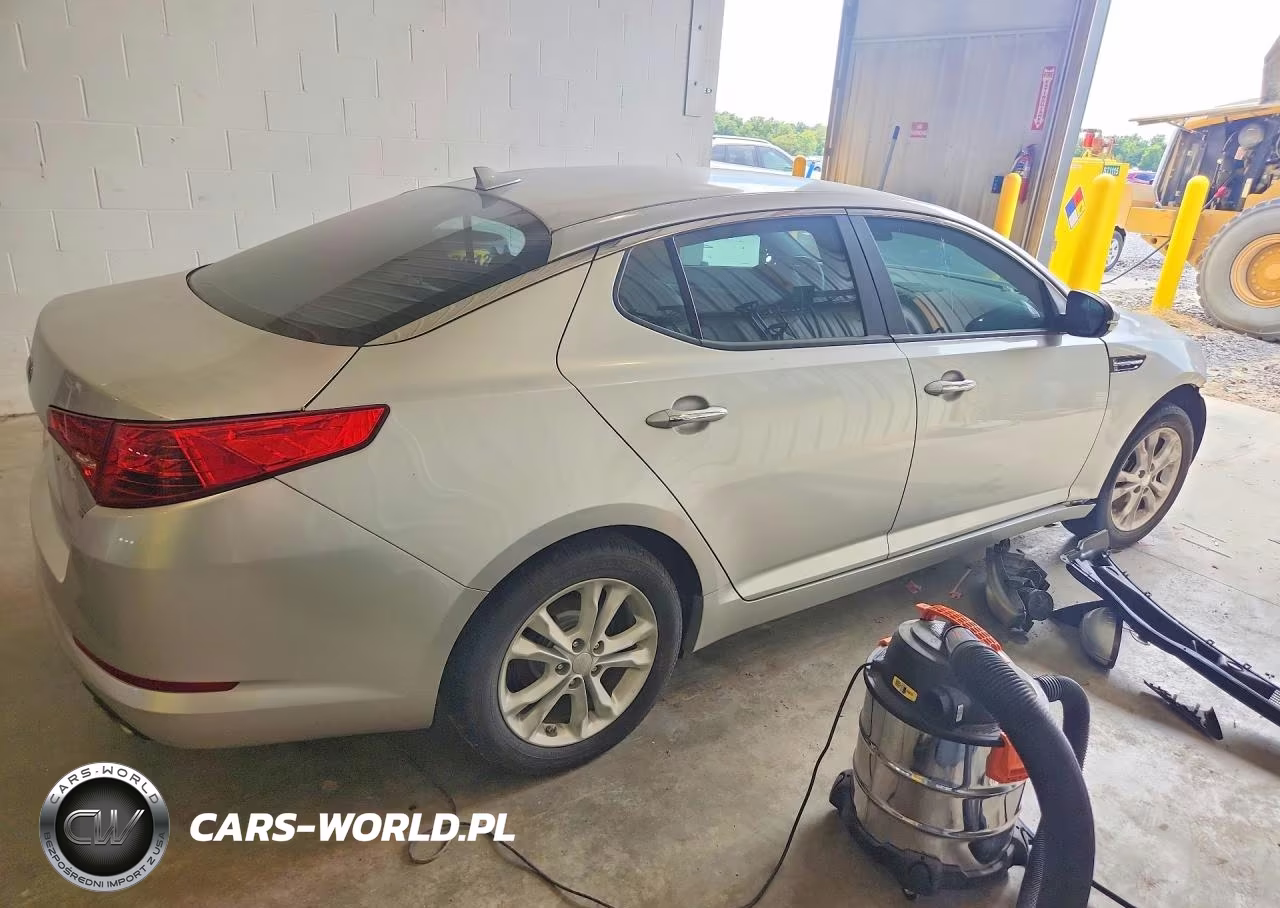 2013 Kia Optima Lx VIN:5XXGM4A77DG214137 - 3