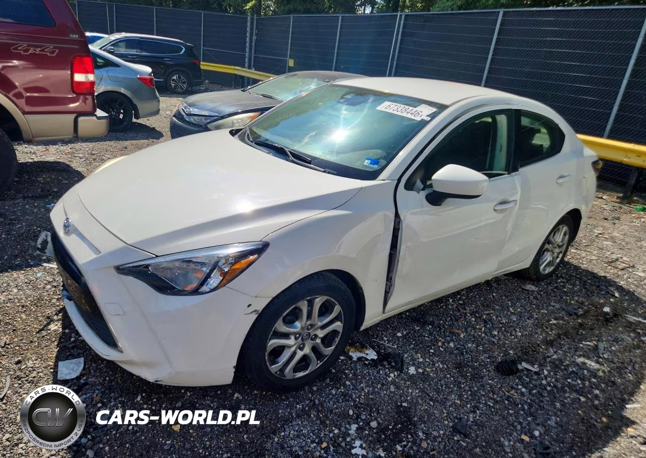 2017 Toyota Yaris Ia Base – zdjęcie 1 z 12
