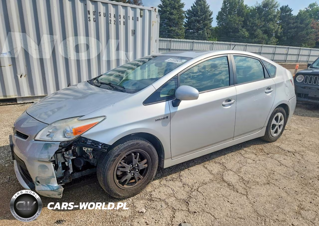 2013 Toyota Prius Three VIN:JTDKN3DUXD5540747 - 1