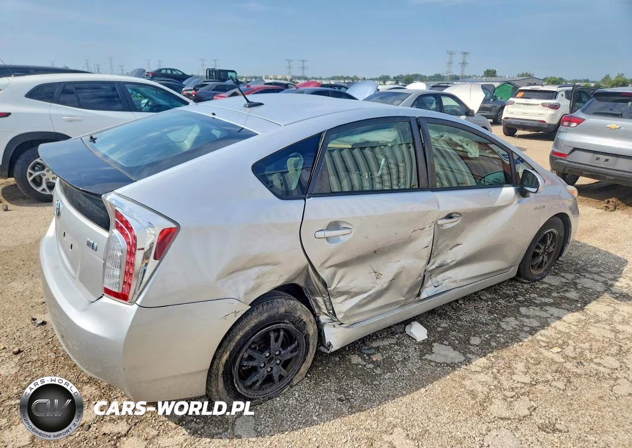 2013 Toyota Prius Three VIN:JTDKN3DUXD5540747 - 3