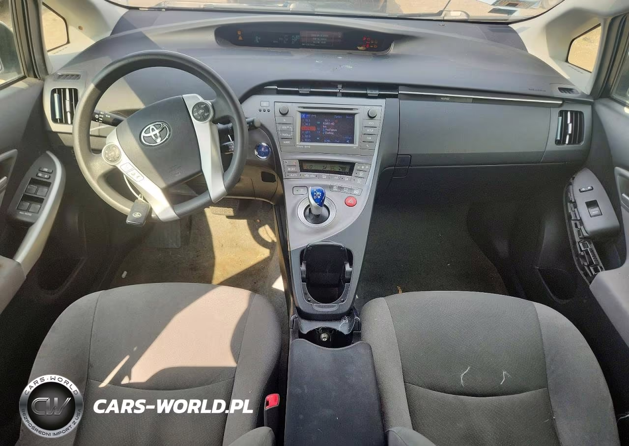 2013 Toyota Prius Three VIN:JTDKN3DUXD5540747 - 8