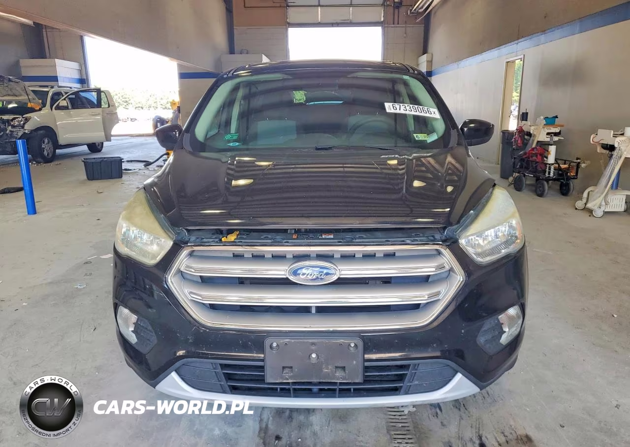 2017 Ford Escape Se VIN:1FMCU9GD3HUC27827 - 5