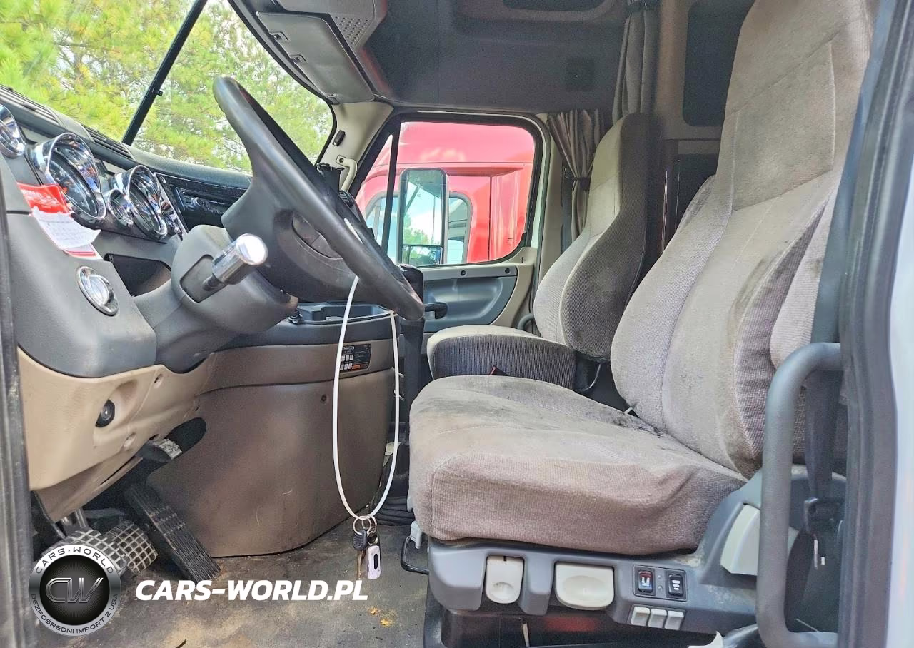 2017 Freightliner Cascadia 125 Semi Truck VIN:3AKJGLDR7HSHZ4385 - 7
