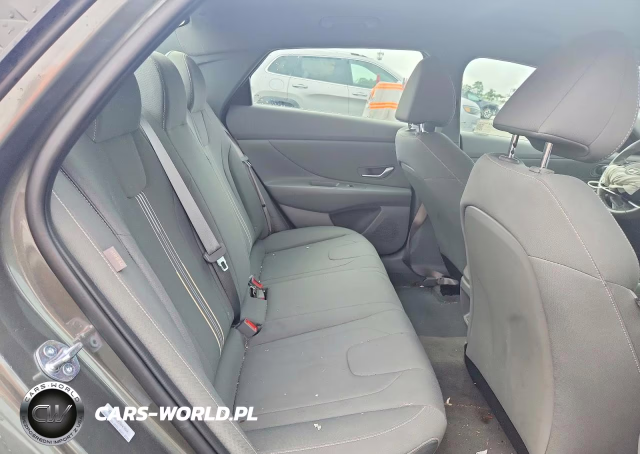 2025 Hyundai Elantra Sel Sport VIN:KMHLM4DG8SU029186 - 10