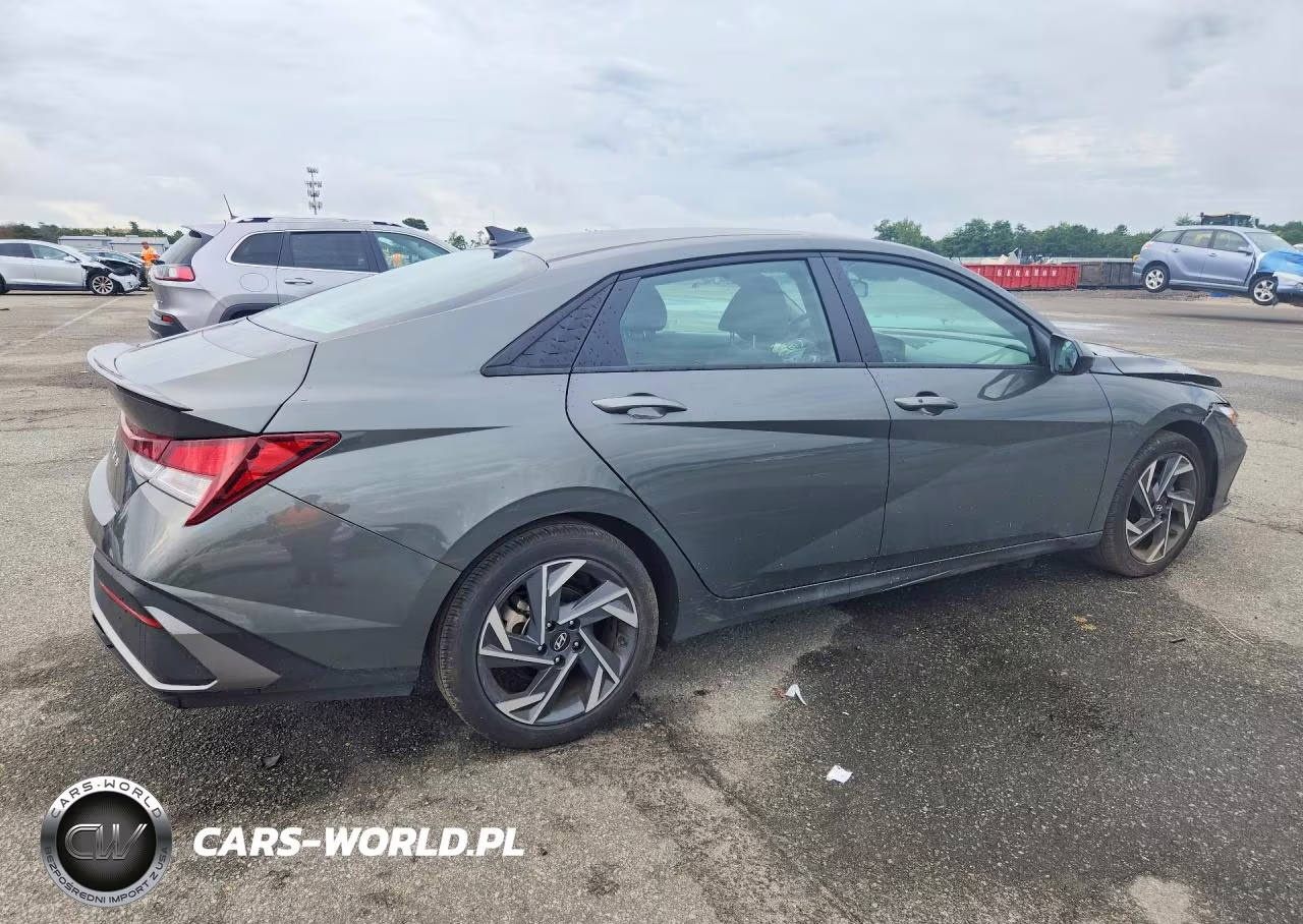 2025 Hyundai Elantra Sel Sport VIN:KMHLM4DG8SU029186 - 3