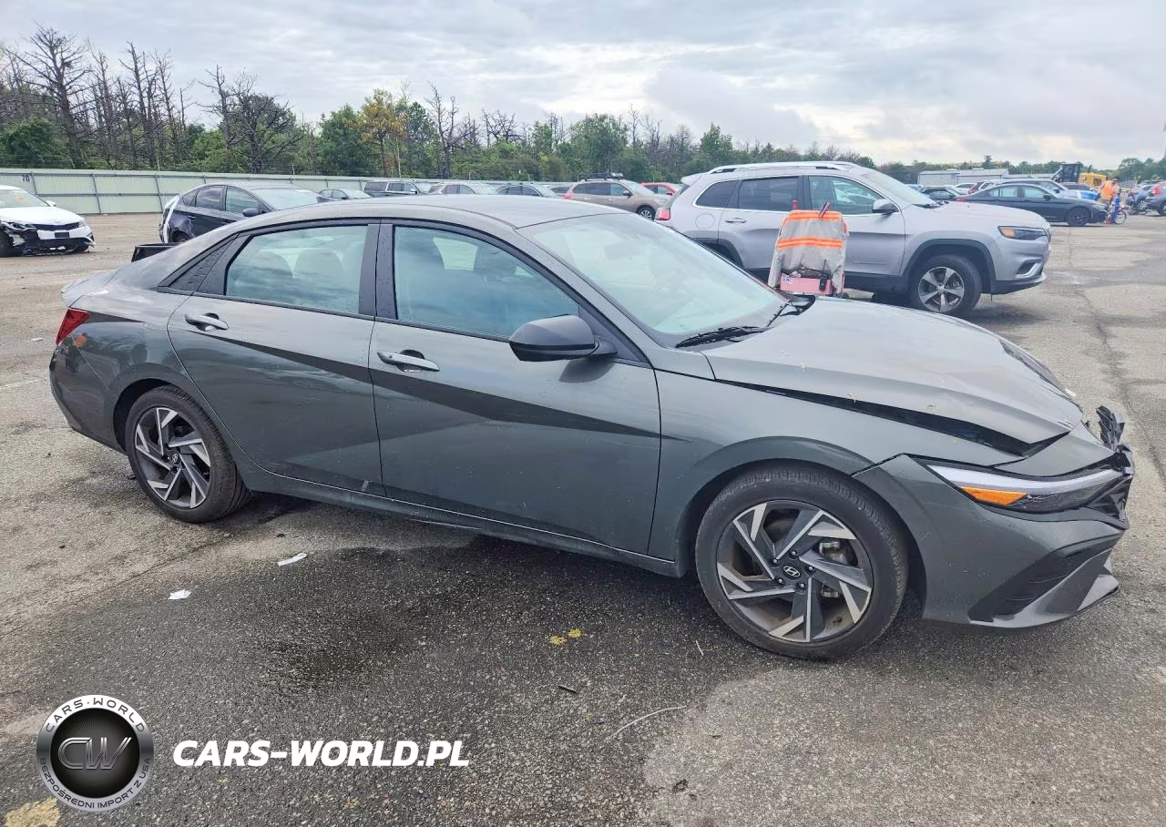 2025 Hyundai Elantra Sel Sport VIN:KMHLM4DG8SU029186 - 4