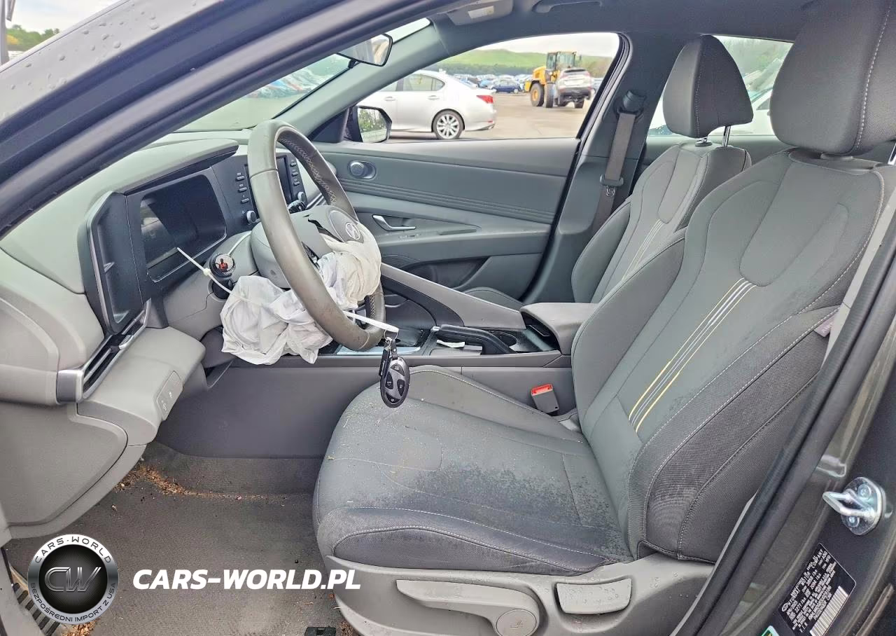 2025 Hyundai Elantra Sel Sport VIN:KMHLM4DG8SU029186 - 7