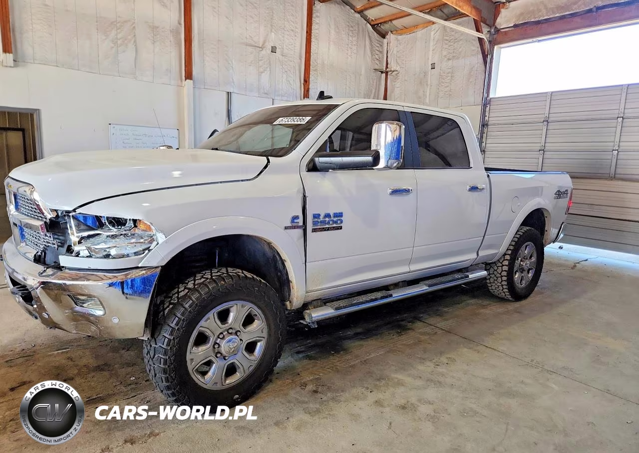 2017 Ram 2500 Laramie VIN:3C6UR5FL6HG781174 - 1