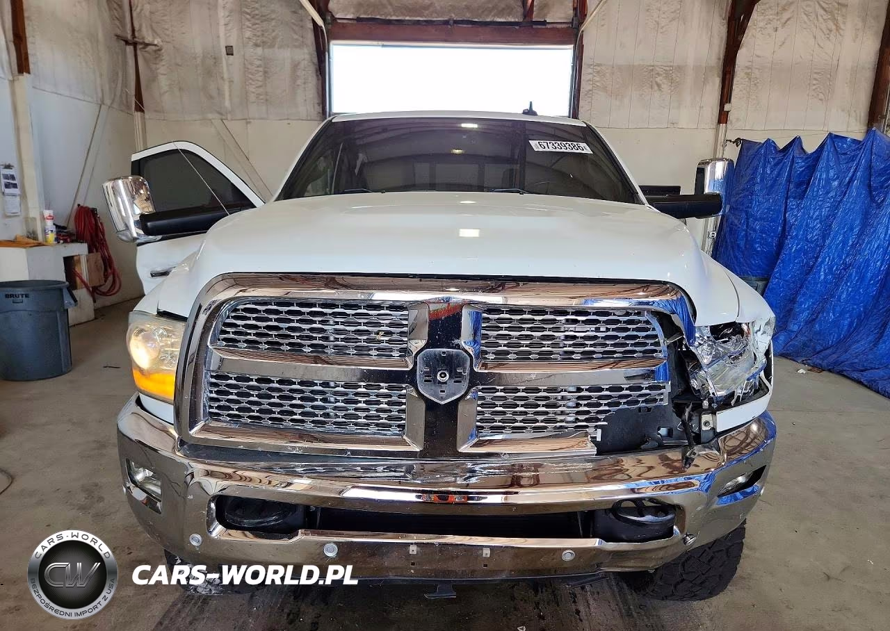 2017 Ram 2500 Laramie VIN:3C6UR5FL6HG781174 - 5