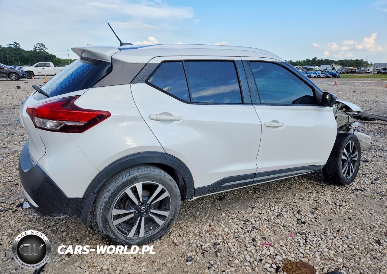2019 Nissan Kicks Sr VIN:3N1CP5CU1KL527753 - 3