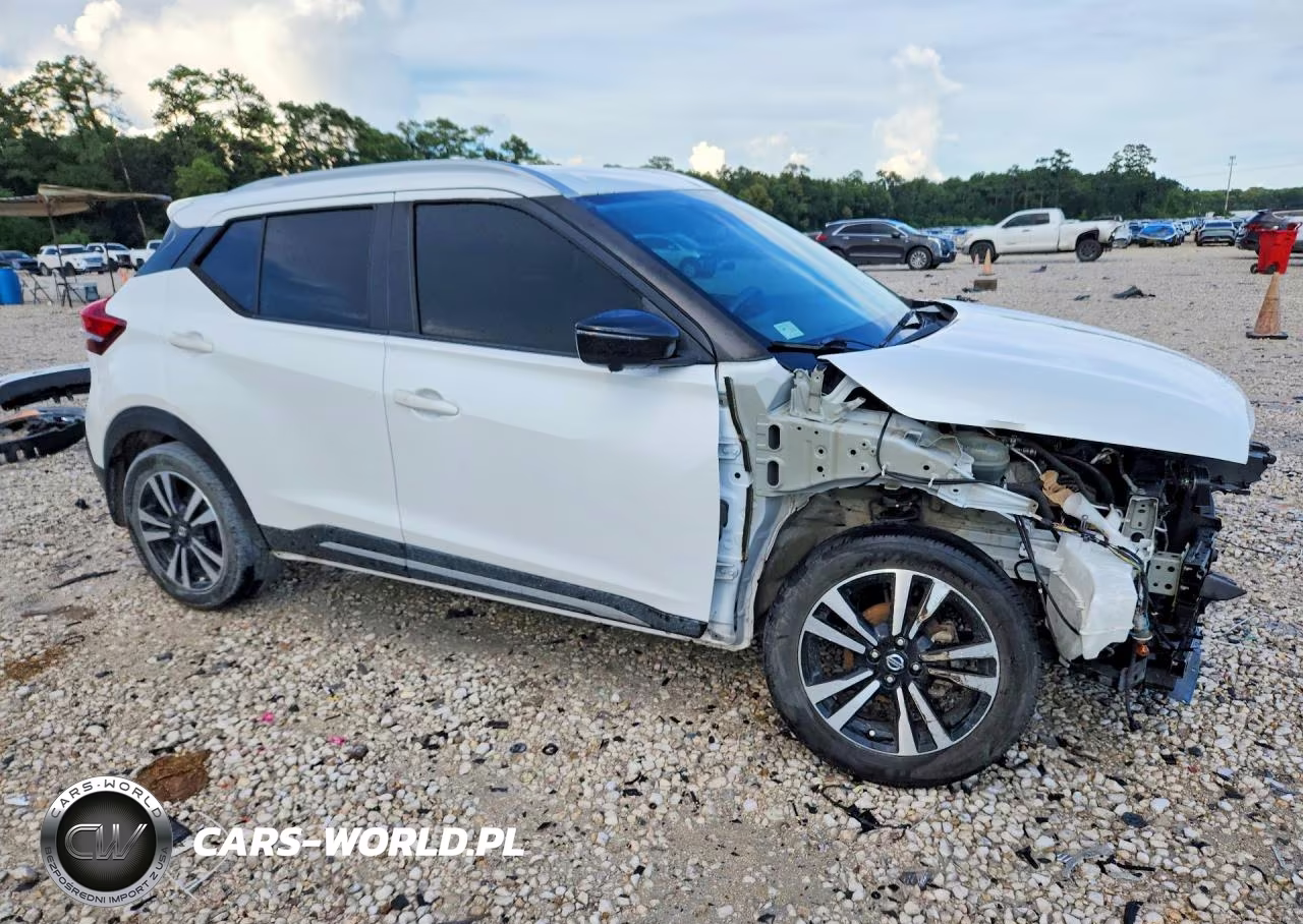 2019 Nissan Kicks Sr VIN:3N1CP5CU1KL527753 - 4