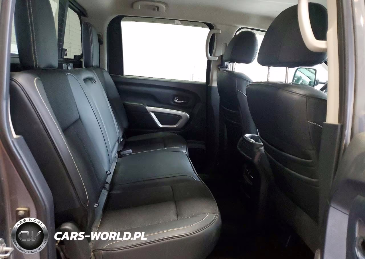 2018 Nissan Titan Pro-4X VIN:1N6AA1E5XJN514242 - 10
