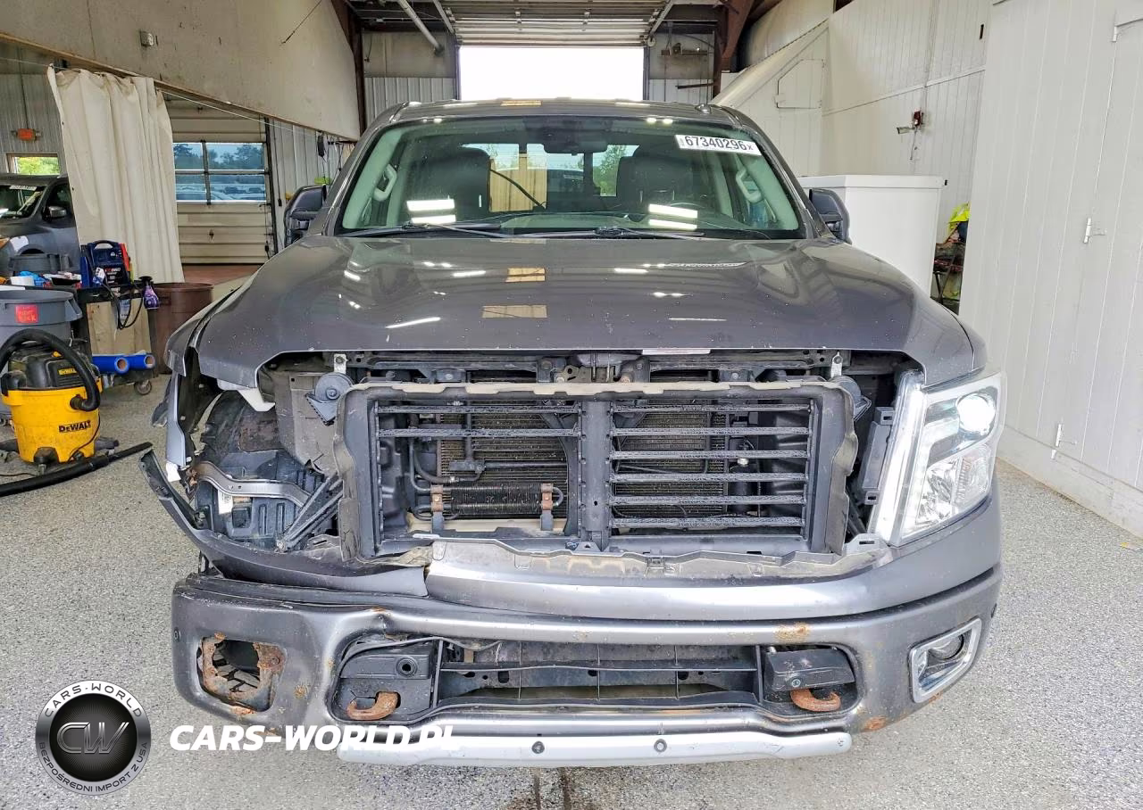 2018 Nissan Titan Pro-4X VIN:1N6AA1E5XJN514242 - 5